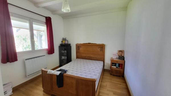 Centre ville  Mussidan  Maison  de 3 pièces principales véranda, garage et atelier cellier