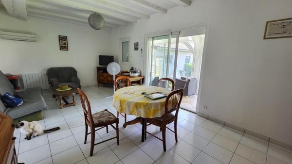 Centre ville  Mussidan  Maison  de 3 pièces principales véranda, garage et atelier cellier