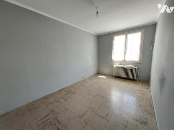 MAISON TYPE F4 -  CHALETTE SUR LOING  QUARTIER CALME