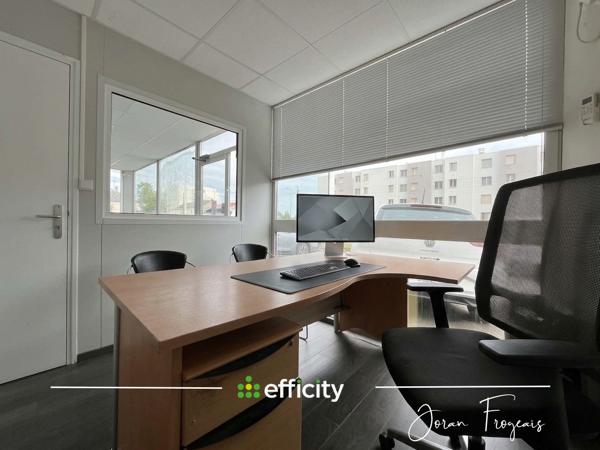 Local Commercial
        
        - 227 m² 648 000 € *