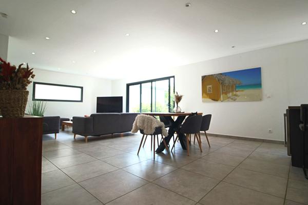 Maison de plain pied Donges campagne 4 pièces, 3 chambres de 103.07 m², piscine, grand jardin clos