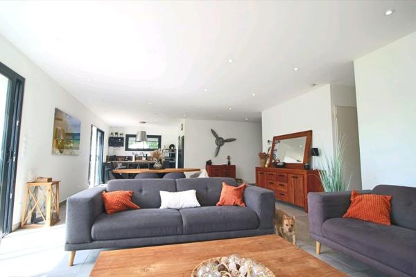 Maison de plain pied Donges campagne 4 pièces, 3 chambres de 103.07 m², piscine, grand jardin clos