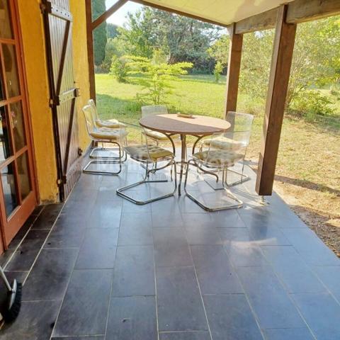 Mazet cadastré sur une belle parcelle de plus de 3800 m2