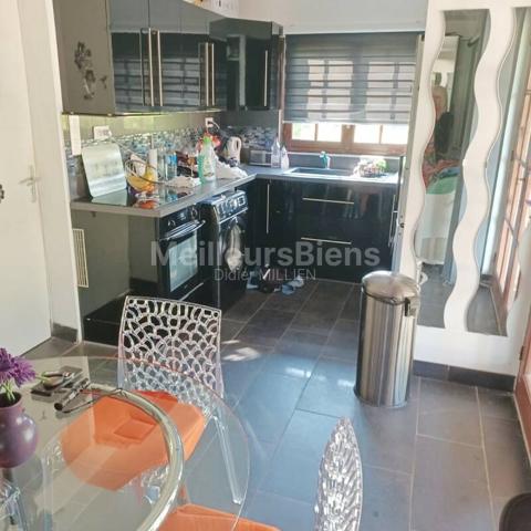 Mazet cadastré sur une belle parcelle de plus de 3800 m2