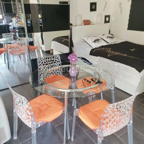 Mazet cadastré sur une belle parcelle de plus de 3800 m2