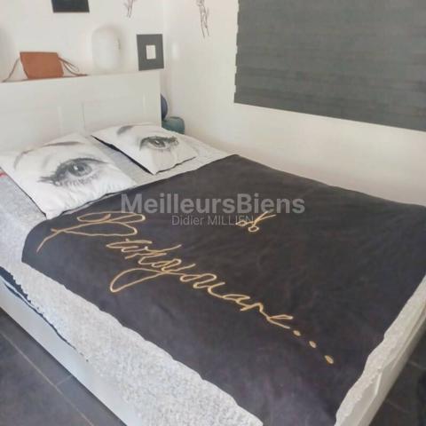 Mazet cadastré sur une belle parcelle de plus de 3800 m2