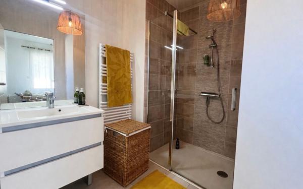 Appartement à louer    2 pièces •  Bruges