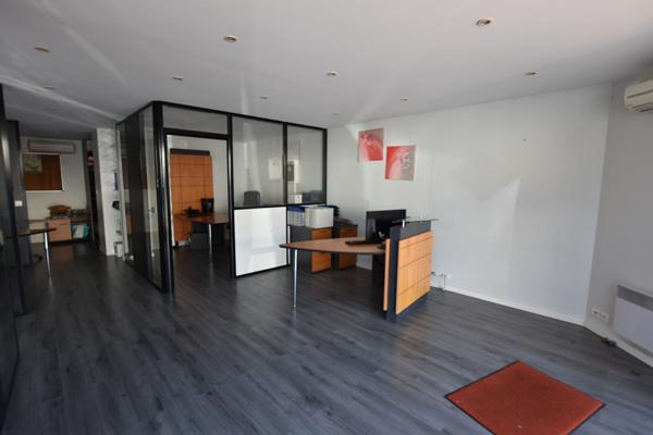Local commercial à louer de 56 m² en centre-ville de Combs-la-Ville