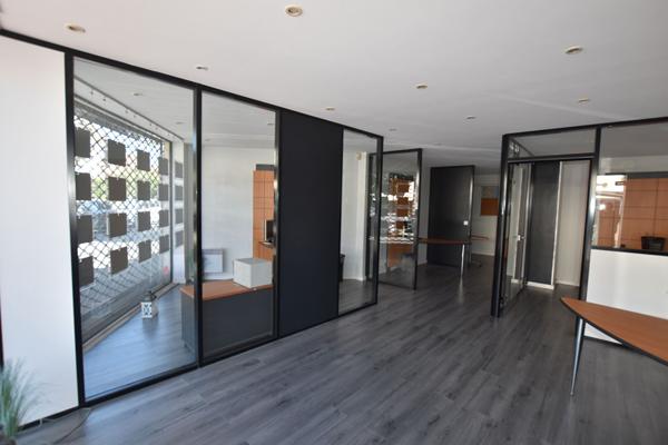 Local commercial à louer de 56 m² en centre-ville de Combs-la-Ville