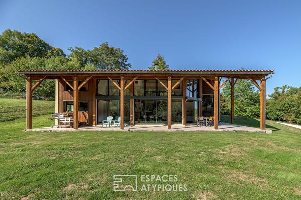 Élégante maison contemporaine à l’abri des regards.