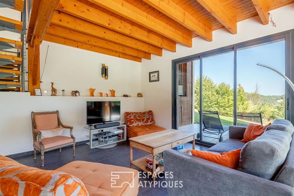 Élégante maison contemporaine à l’abri des regards.