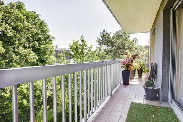  Appartement familial 4 chambres, refait à neuf, au calme, avec vue et grands balcons