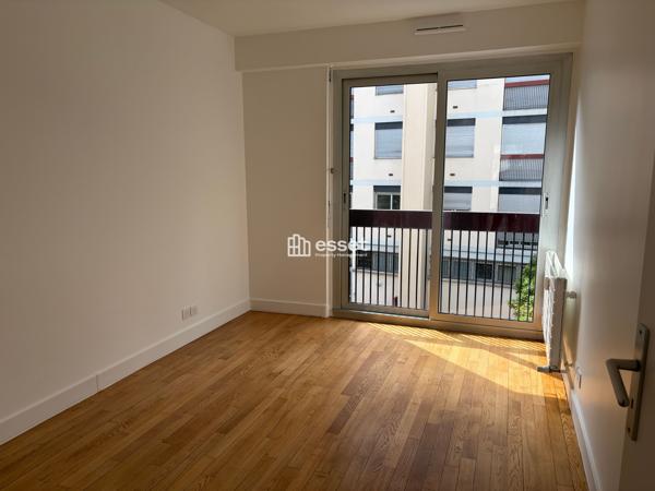 Location Appartement 4 pièces 86.5 m² - Paris 75016