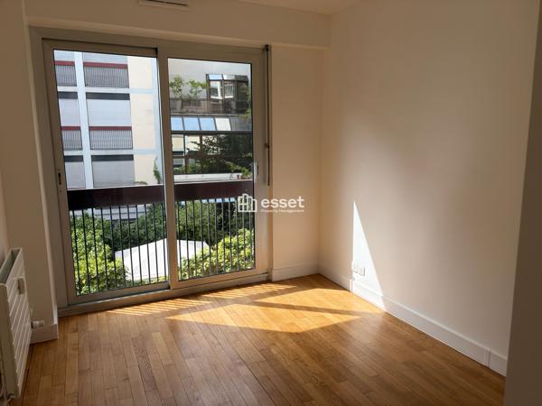 Location Appartement 4 pièces 86.5 m² - Paris 75016