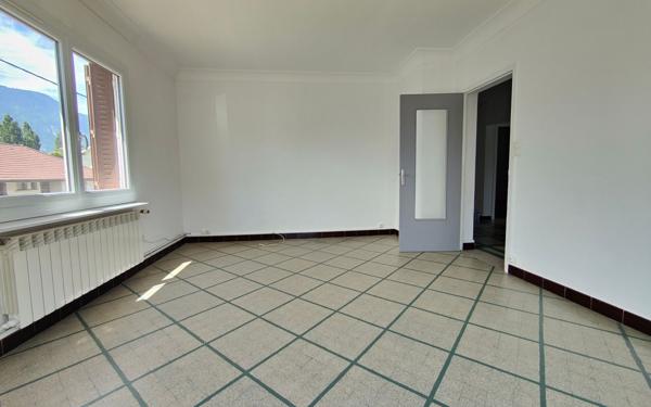 Appartement à louer    3 pièces • 84,04 m2 Fontaine