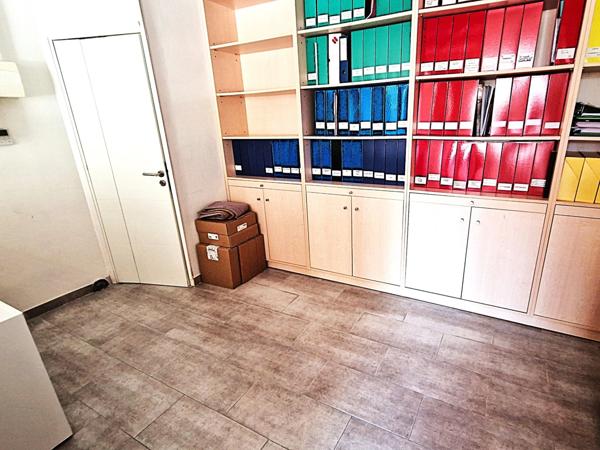 A louer, Local/Bureau, Saint Laurent du Var 06700, Alpes-Maritimes