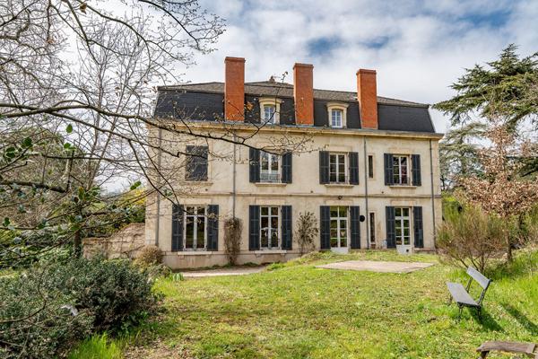 Maison issue d’un château de l’Ardèche.