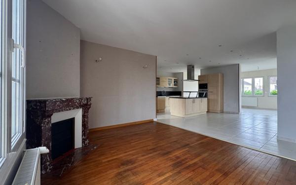 Maison à vendre    9 pièces • 180 m2 Pontault-Combault