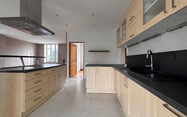 Maison à vendre    9 pièces • 180 m2 Pontault-Combault