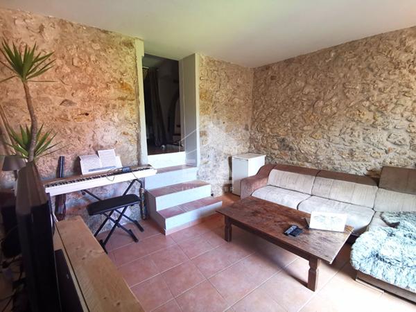 MAISON DE VILLAGE AU CALME, AVEC EXTERIEUR