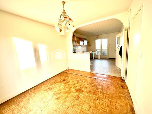 Très agréable et grand pavillon hyper bien situé sans travaux, lumineux.Excellent rapport qualité/prix !