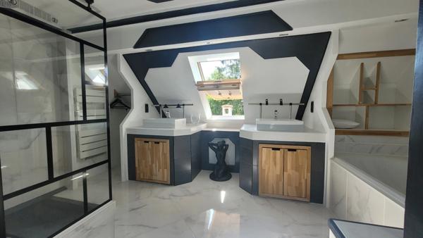 Maison familiale 11 pièces avec volumes généreux à Saint-Germain-lès-Arpajon (91)