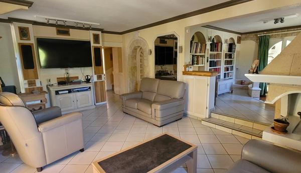 Maison familiale 11 pièces avec volumes généreux à Saint-Germain-lès-Arpajon (91)