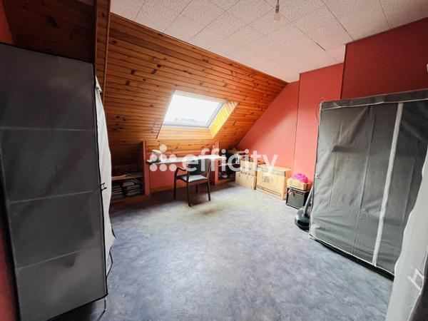 Maison
         7 pièces
        - 136 m² 313 000 € *