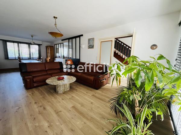 Maison
         7 pièces
        - 136 m² 313 000 € *