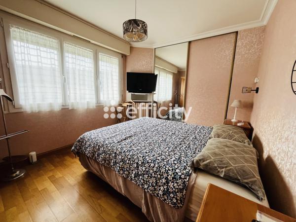 Maison
         7 pièces
        - 136 m² 313 000 € *