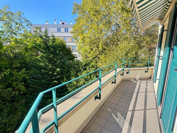 Appartement à vendre 4 pièces de 77,76 m² - Centre-ville de L'HAY LES ROSES