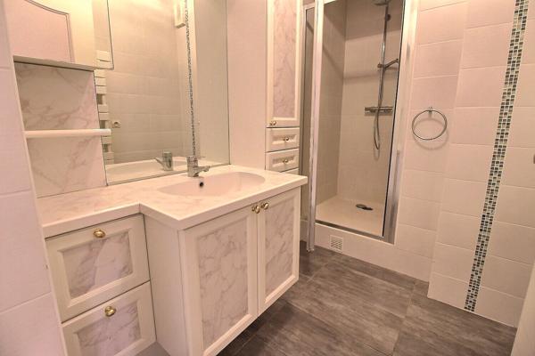 Appartement à vendre 4 pièces de 77,76 m² - Centre-ville de L'HAY LES ROSES