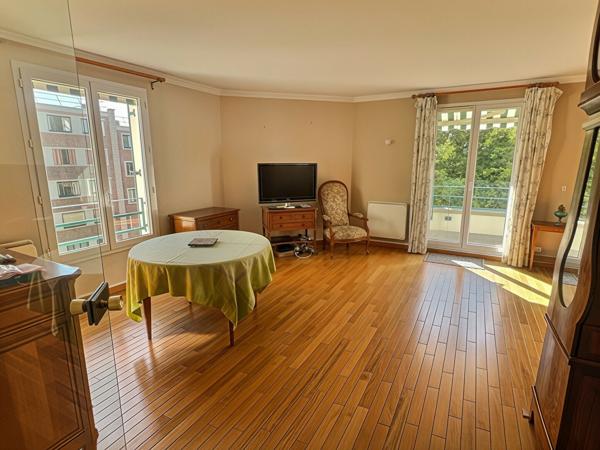 Appartement à vendre 4 pièces de 77,76 m² - Centre-ville de L'HAY LES ROSES