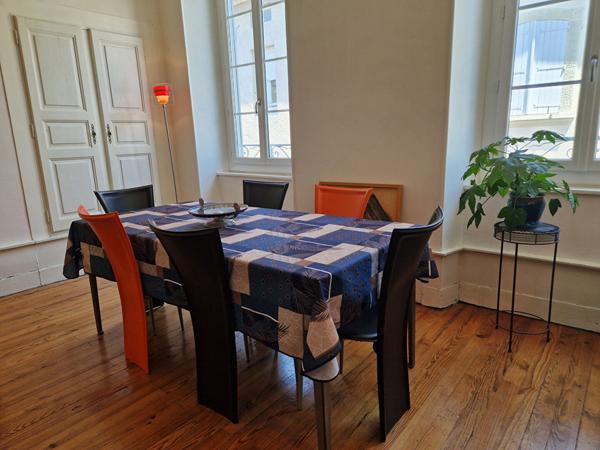 Bien de caractère : appartement de 118 m2 Foix