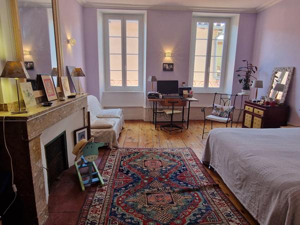 Bien de caractère : appartement de 118 m2 Foix