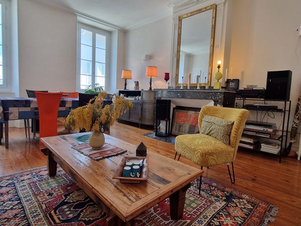 Bien de caractère : appartement de 118 m2 Foix