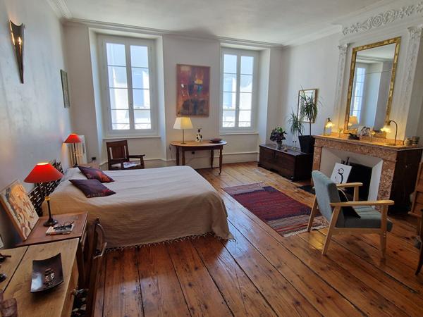 Bien de caractère : appartement de 118 m2 Foix