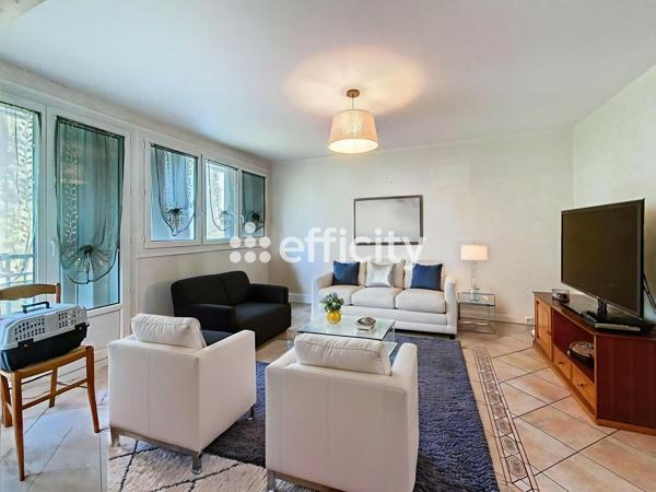 Appartement
         4 pièces
        - 75 m² 195 000 € *
