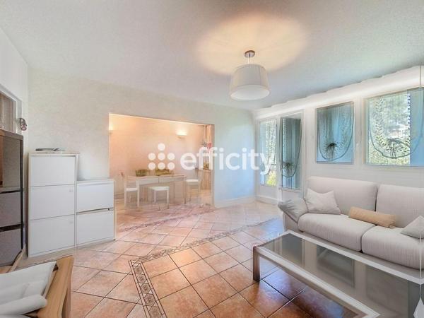 Appartement
         4 pièces
        - 75 m² 195 000 € *
