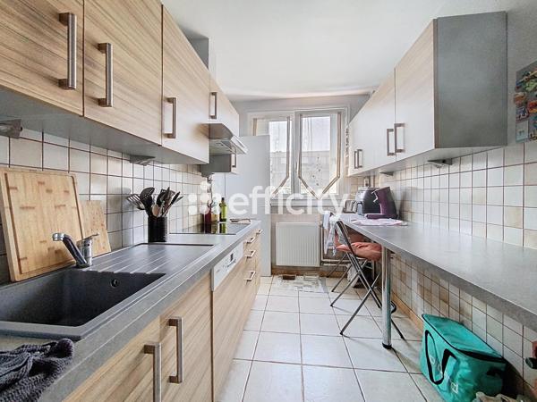 Appartement
         4 pièces
        - 75 m² 195 000 € *