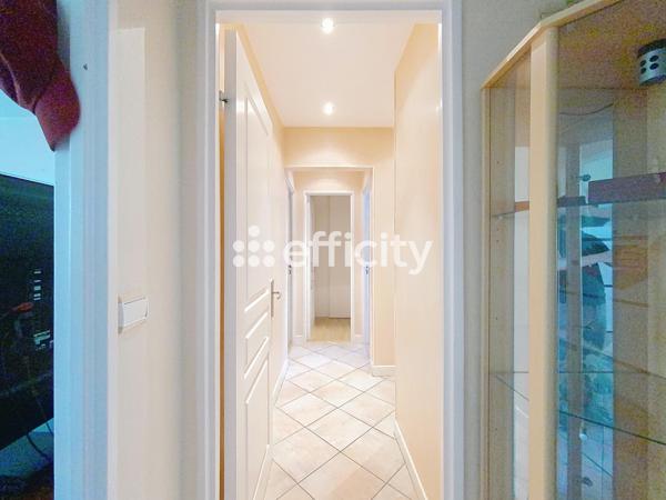 Appartement
         4 pièces
        - 75 m² 195 000 € *