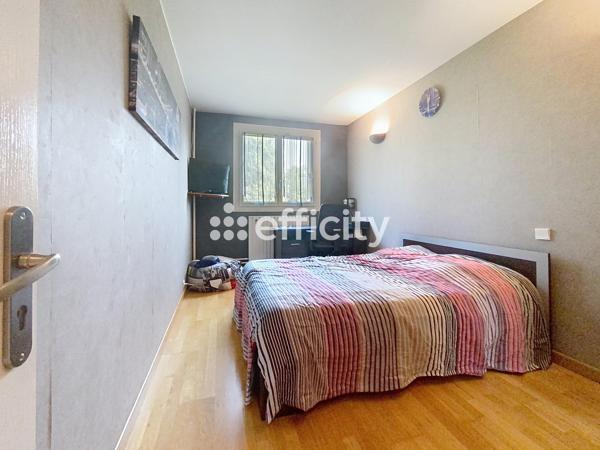 Appartement
         4 pièces
        - 75 m² 195 000 € *