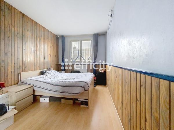 Appartement
         4 pièces
        - 75 m² 195 000 € *