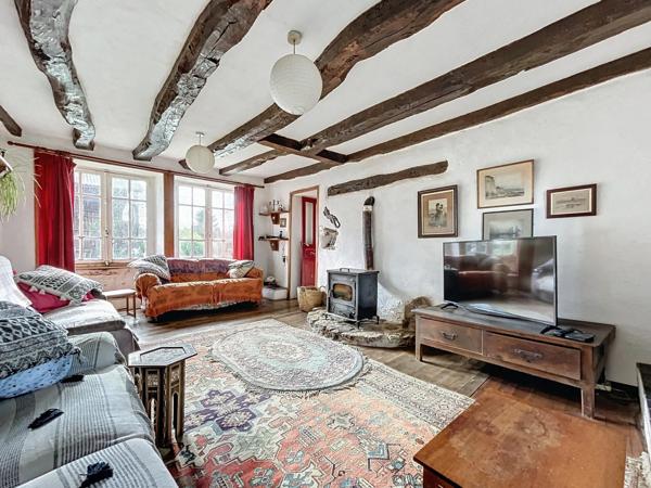 Sur la commune de Mauron, limitrophe à la commune de Saint Léry, dans un écrin de verdure.