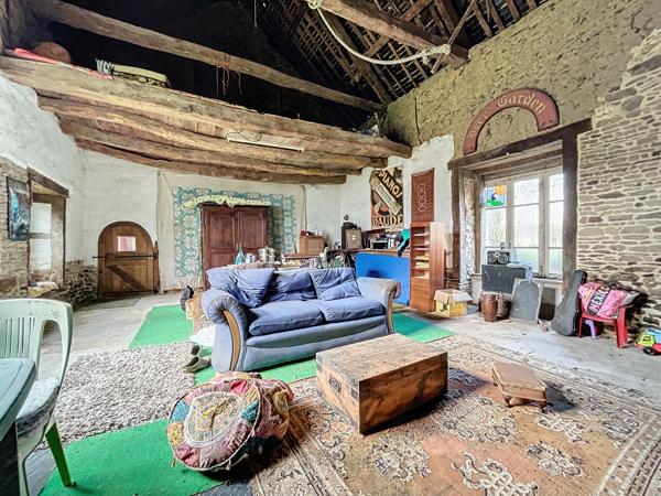 Sur la commune de Mauron, limitrophe à la commune de Saint Léry, dans un écrin de verdure.