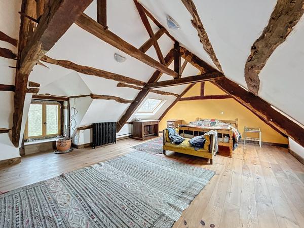 Sur la commune de Mauron, limitrophe à la commune de Saint Léry, dans un écrin de verdure.