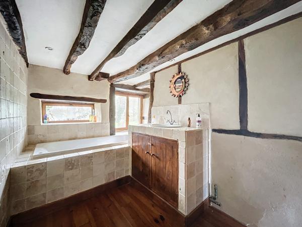 Sur la commune de Mauron, limitrophe à la commune de Saint Léry, dans un écrin de verdure.