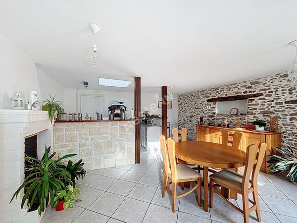 A vendre : Maison Jolie maison en pierre 3 chambres avec terrasse et garage - Rezé secteur Classerie