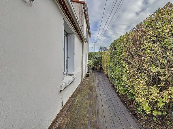 A vendre : Maison Jolie maison en pierre 3 chambres avec terrasse et garage - Rezé secteur Classerie