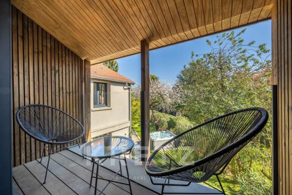 Une maison contemporaine pleine de charme, offrant un art de vivre rare à Saint-Cloud